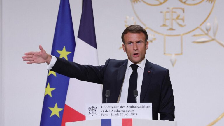 Emmanuel Macron rappelle l'ambassadeur français du Niger