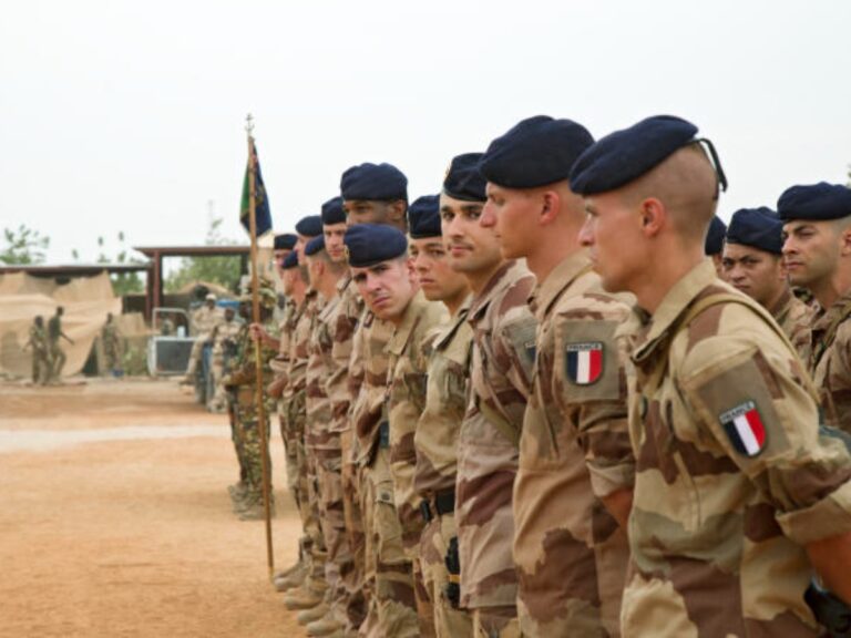 Niger: l'opération de retrait des troupes françaises lancée