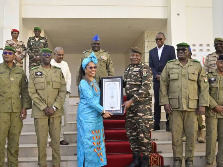 Niger: Nathalie Yamb reçue par le général Tchiani