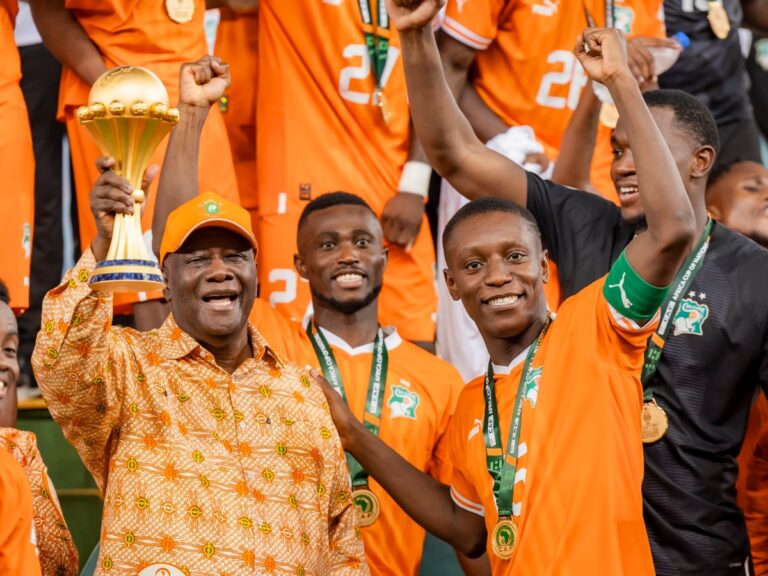 CAN 2023: Alassane Ouattara offre 50 millions et une villa aux Eléphants