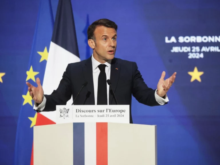 Emmanuel Macron n'exclut pas l'envoi de troupes occidentales en Ukraine