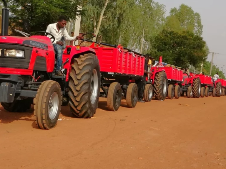 Burkina Faso: 400 tracteurs déployés pour labourer gratuitement les champs des producteurs